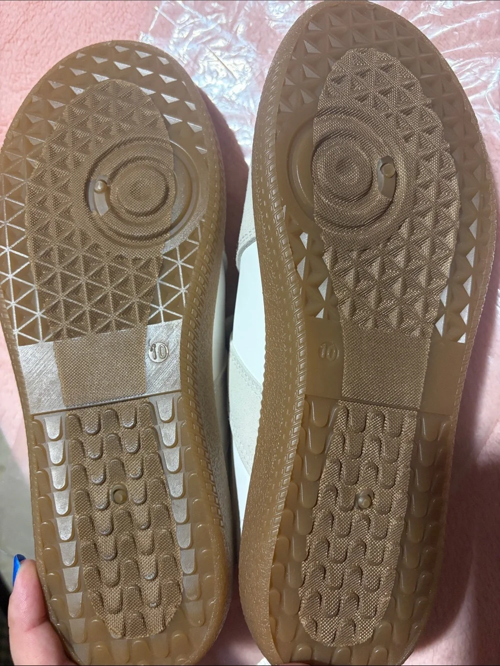 Top Moda Women's Beige & White Casual Sneakers